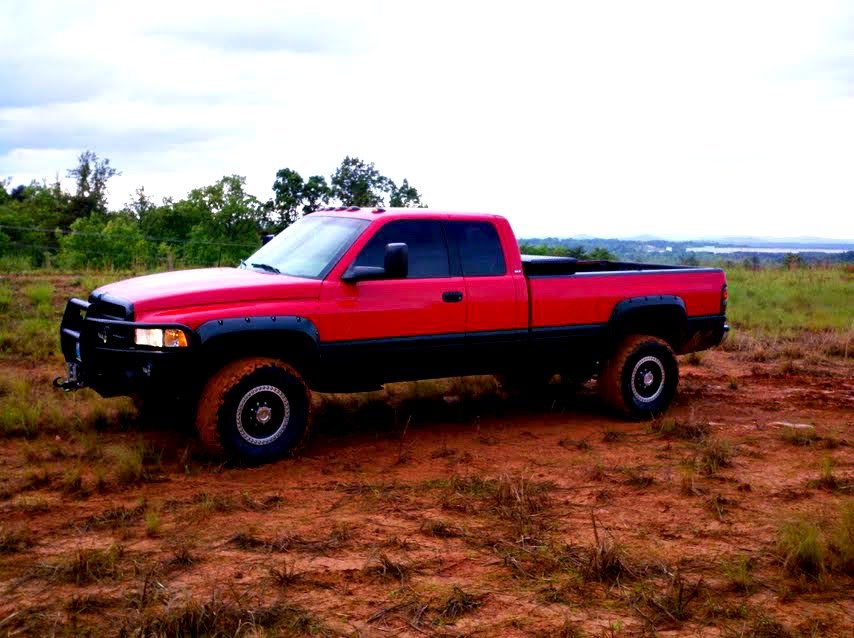 truckpicture12_e83ec98a3c3990c2c7766f622693aeb80e11086c.jpg