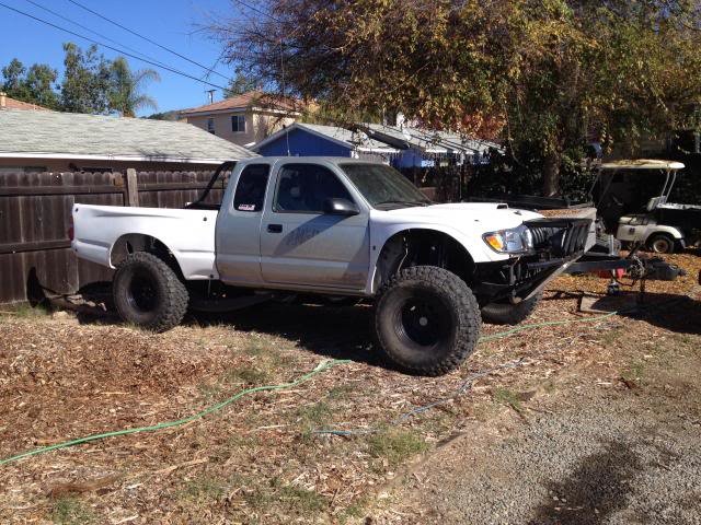 truckPose1_f3d4d04619eee1c79dcd415d4ede98e50f8e318d.jpg