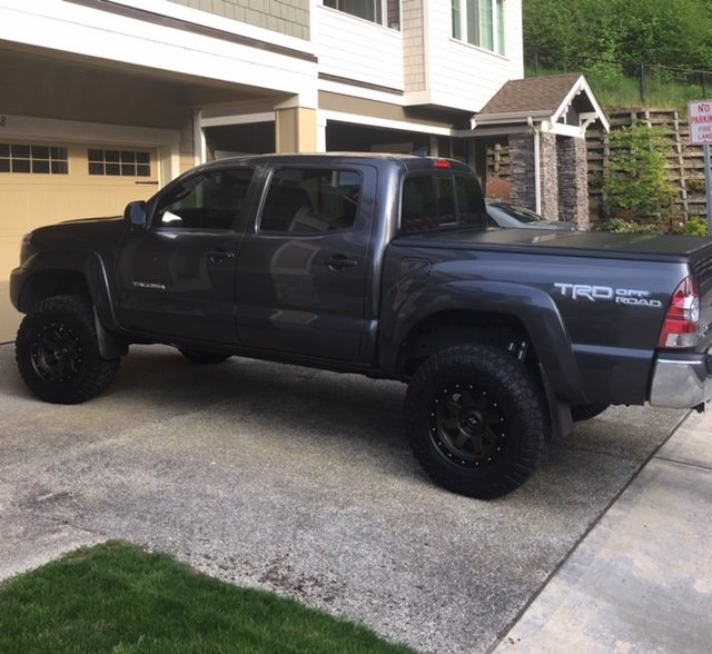 truckwheelstires2jpg.jpg