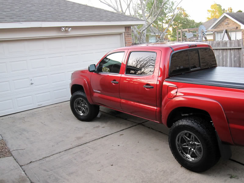 truckwithgunmetalwheelsv2_4b9b07852046de1c3c03d6a73bc7a9684020bd39.jpg