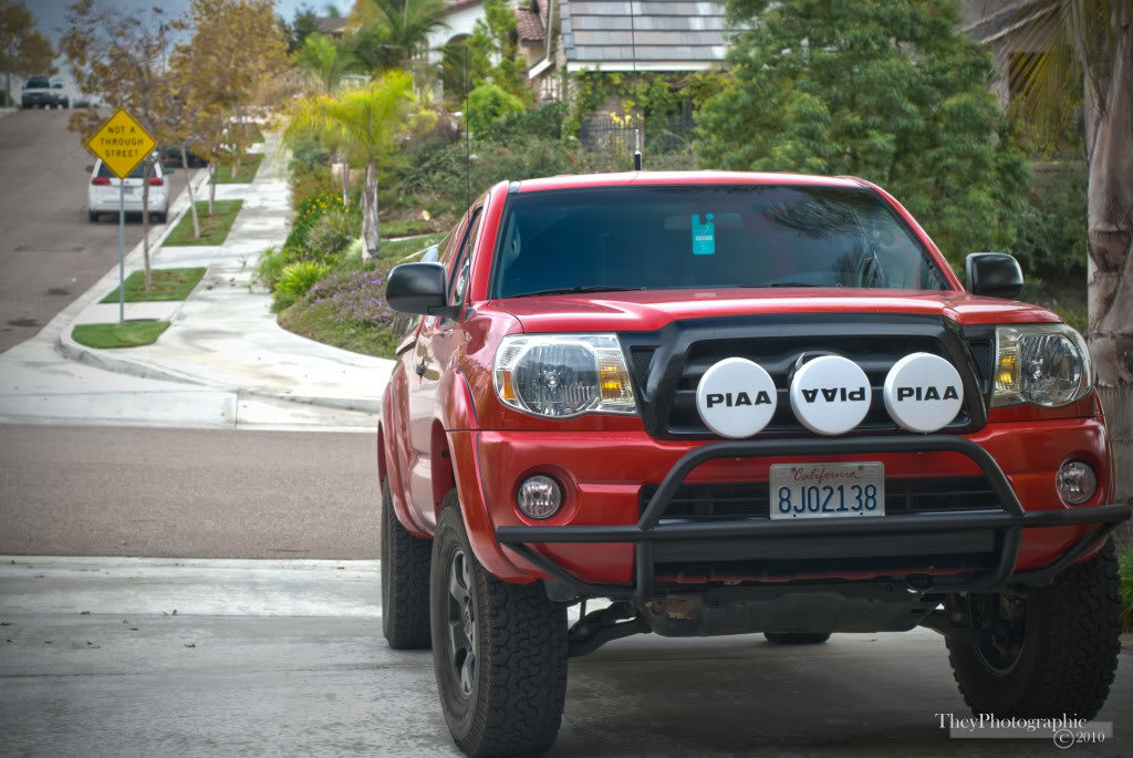 Truckwithlights_ae2a31ea6ee4dceb6bb9539fad69ae477cca56b5.jpg