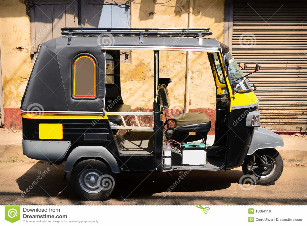 tuktuk-rickshaw-15084119.jpg