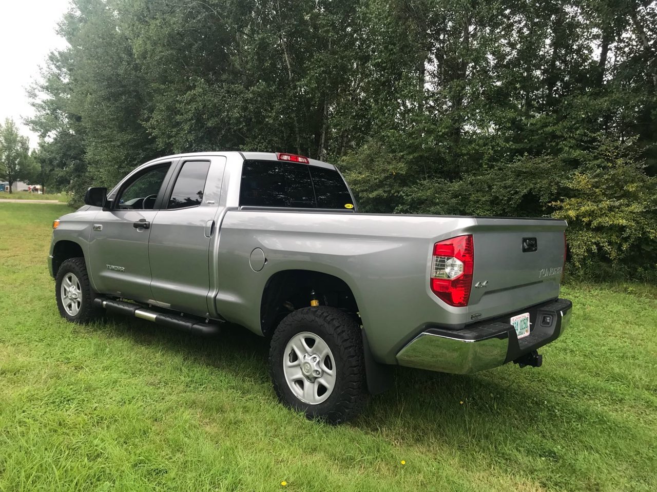 Tundra Full 2inch Lift c.jpg