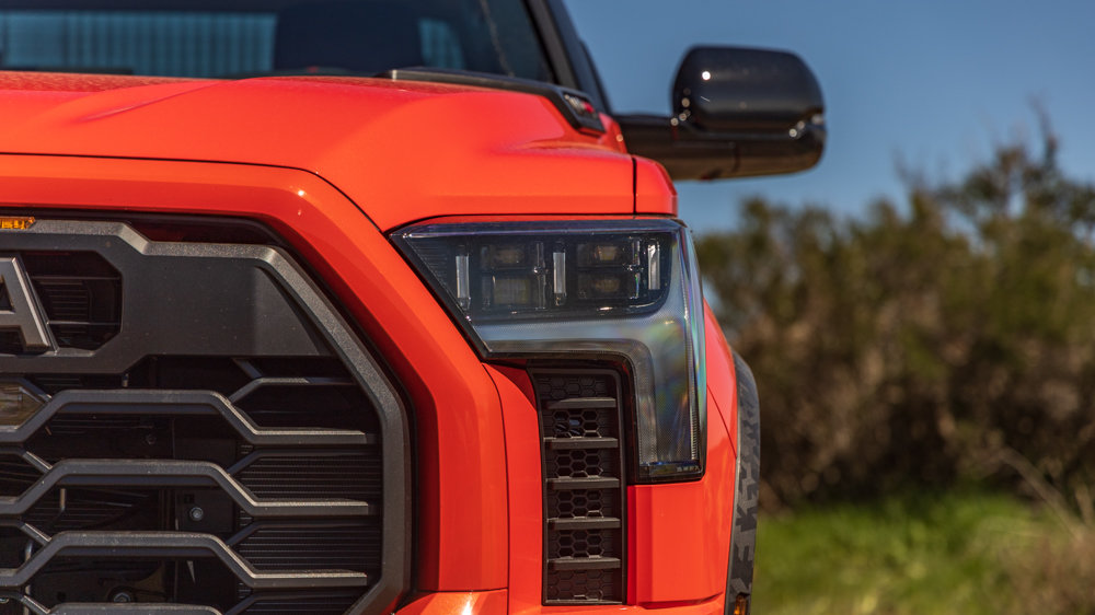 Tundra-TRD-Pro-35_5b2b24057c26f15e0f7089cdd7b6b0f2653fc124.jpg