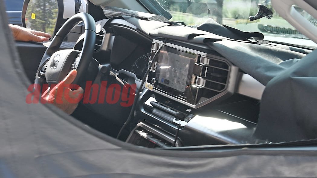 Tundra_Interior_002.jpg