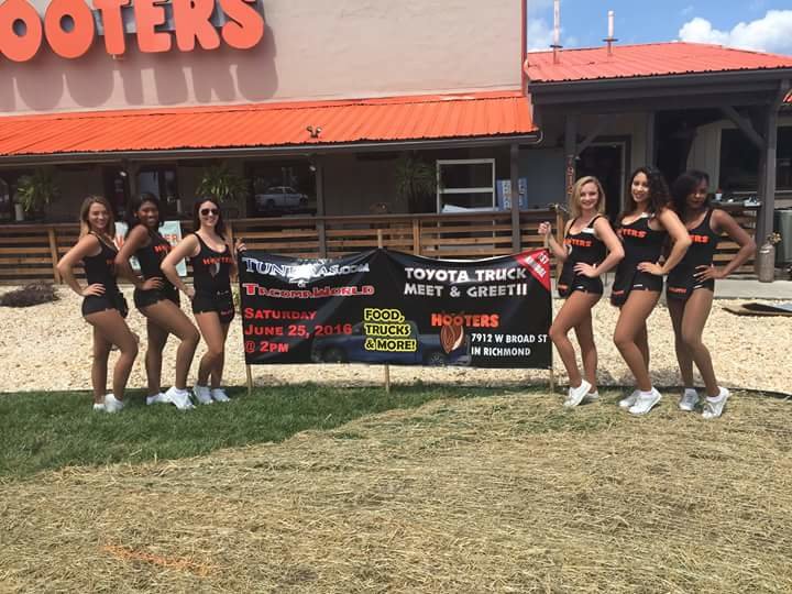 Tundras.com Hooters Meetup Girls.jpg