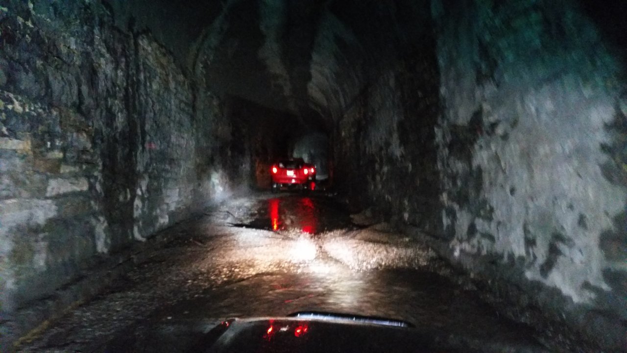 Tunnel 1.jpg