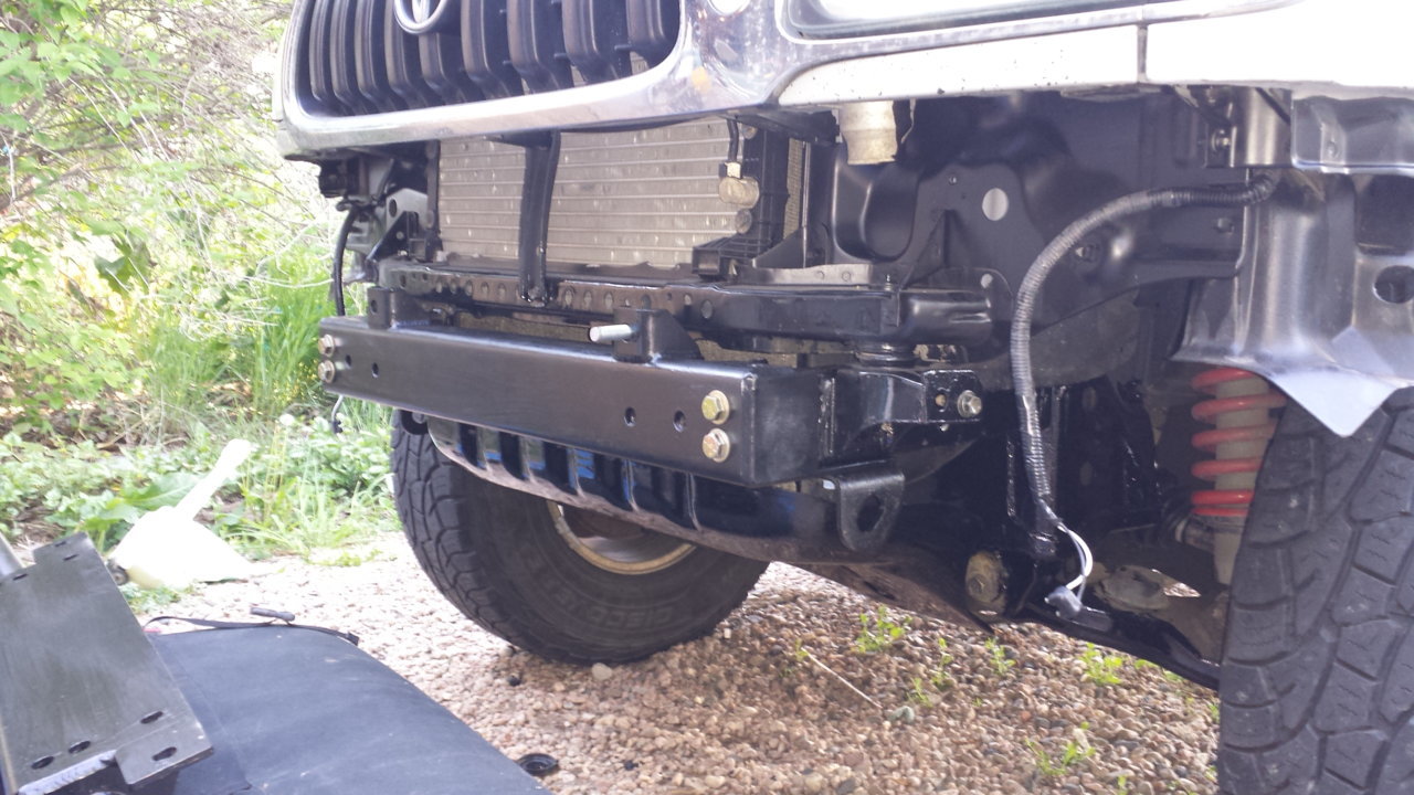 tw 12 bracket on plates.jpg