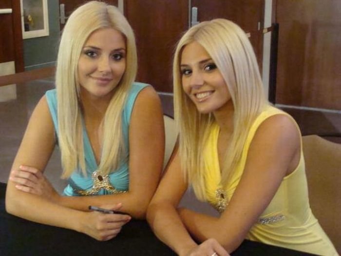 twin_girls_20.jpg