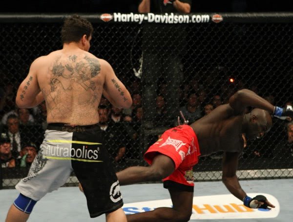 ufc107_mir_vs_kongo_6dcfce8d639b8e3ded9aa0ef4e8ed4b90e40f948.jpg