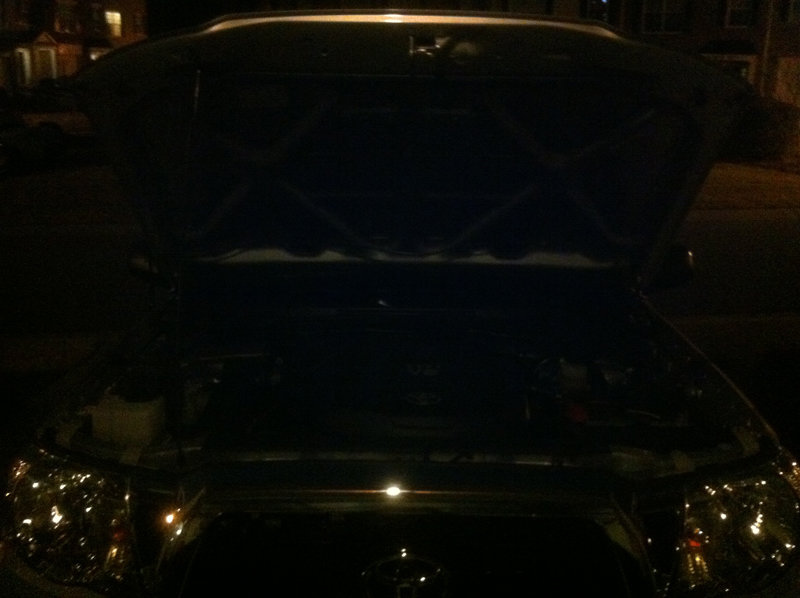 underhood_lights_front_OFF_c4698a406f3231b025c14d85df046c5fac61128a.jpg