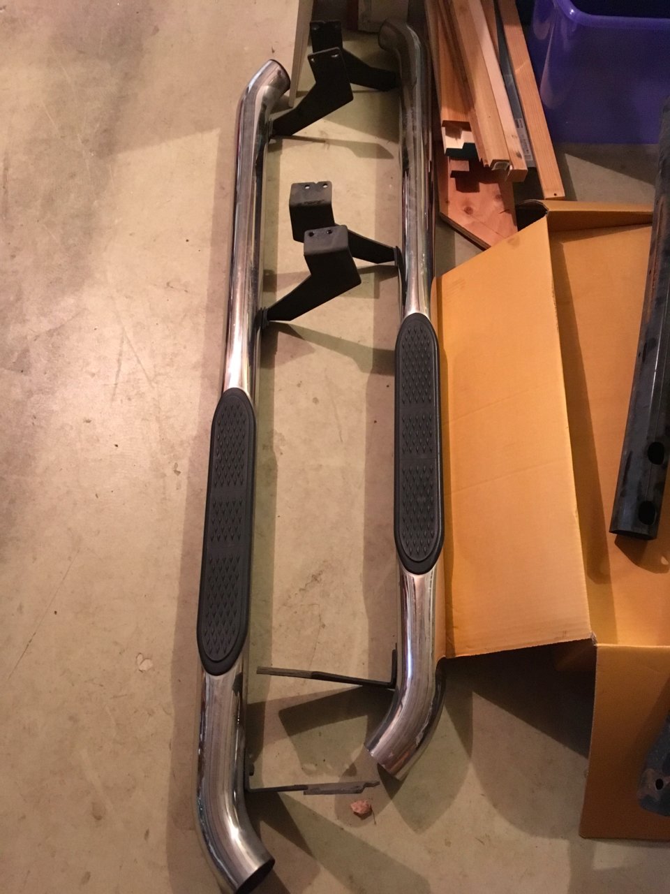 *SOLD* 1st Gen Xtra-cab OEM nerf bars | Tacoma World