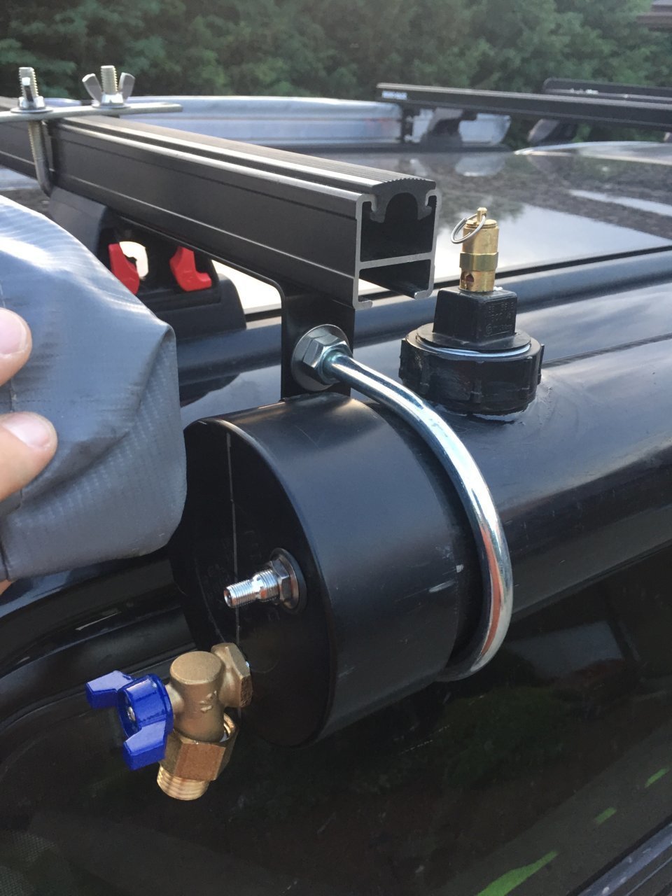 Roof rack water online tank