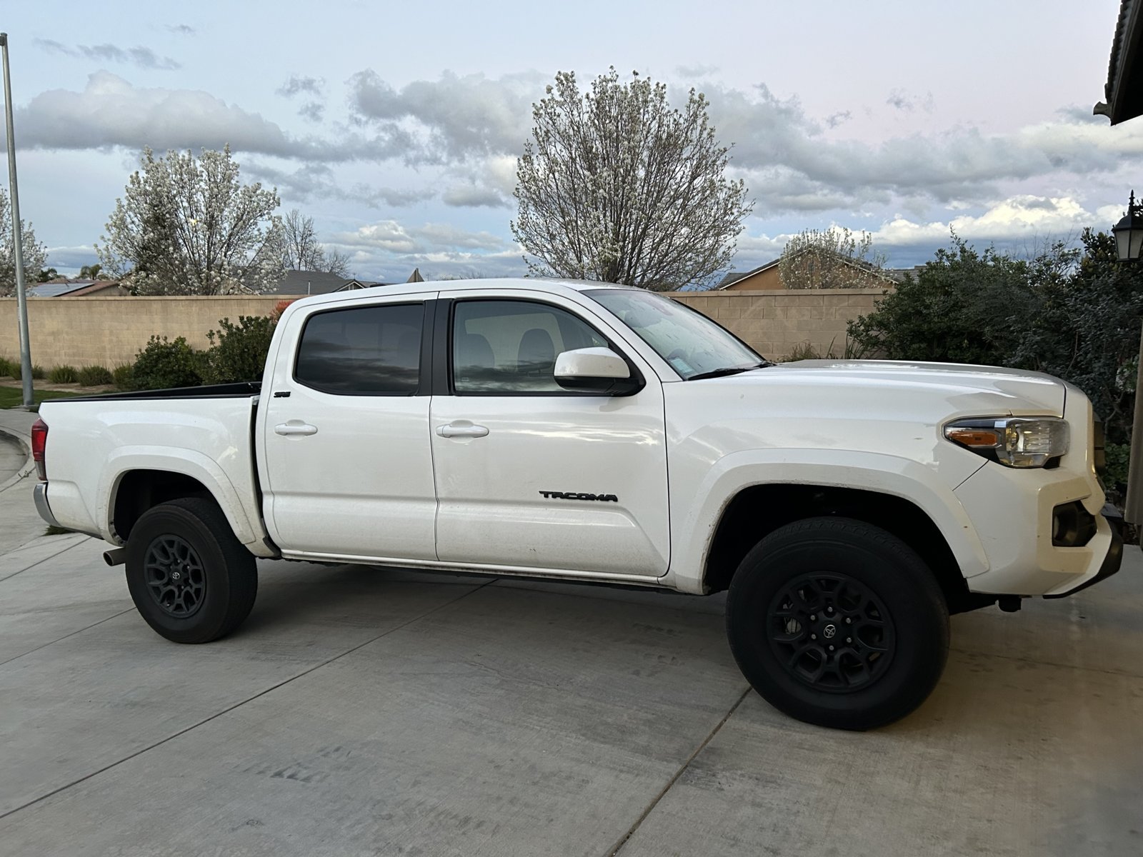 255/85r16 stock sr5 wheels with or without lift. Let’s see it. | Tacoma ...