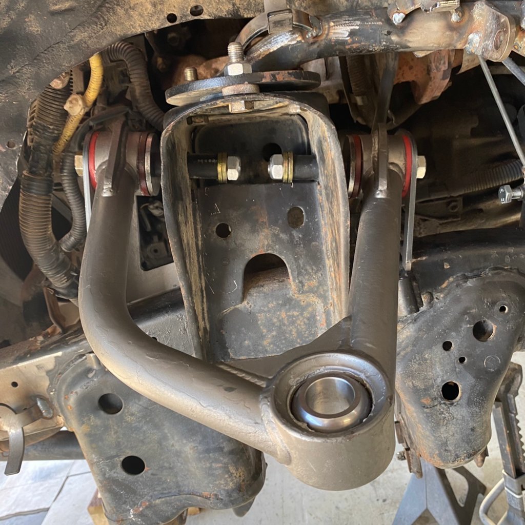 upper arm bolt.jpg