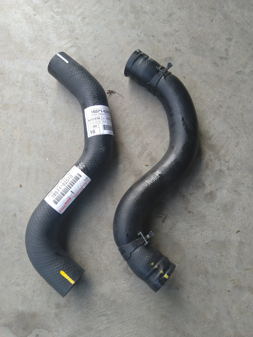 upper_rad_hose.jpg