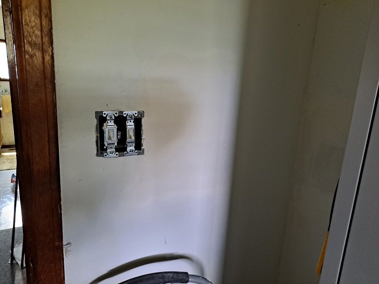 URswitch7.jpg