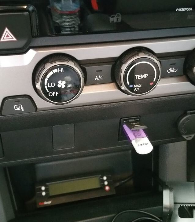 usb drive.jpg