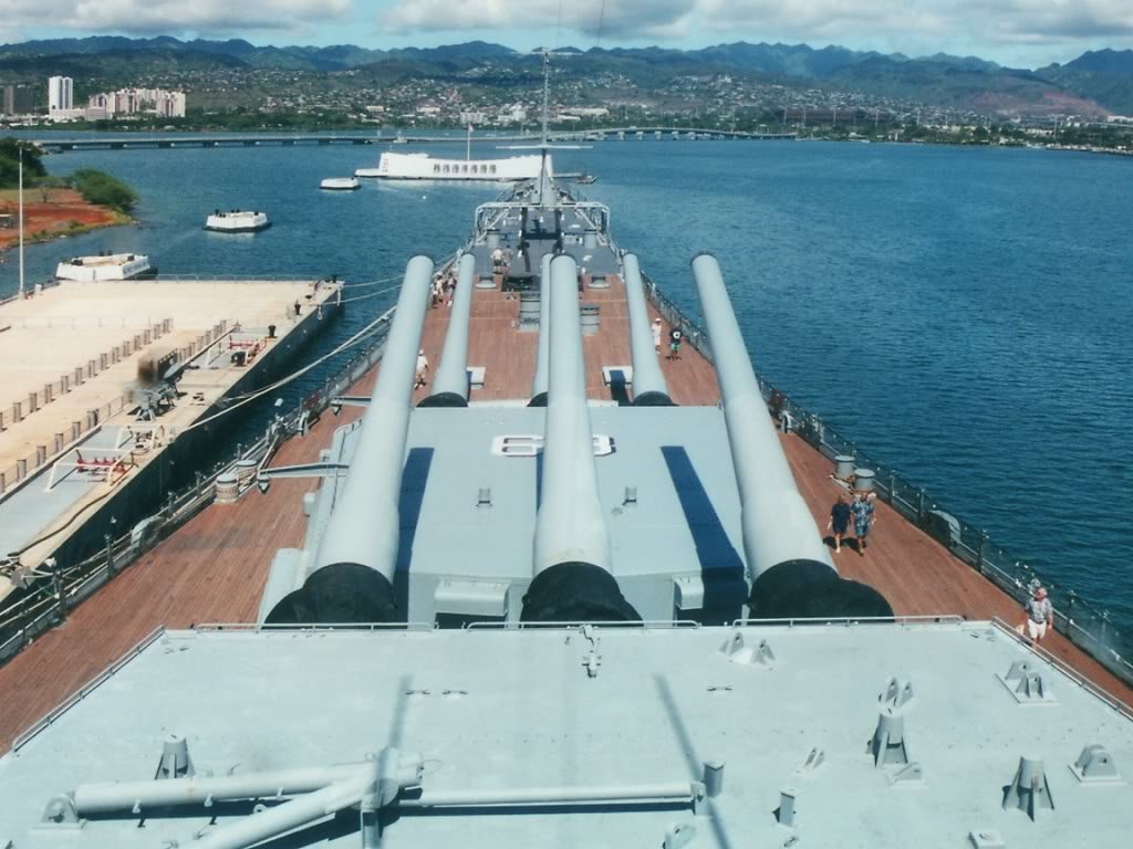 UssMissouriForedeck_c6ae5a61ca43f56f95502502cb94add559f6305f.jpg