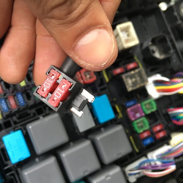 v3 fuse connector.jpg