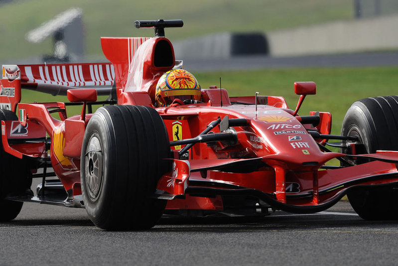 valentinorossi-ferrari-f1.jpg
