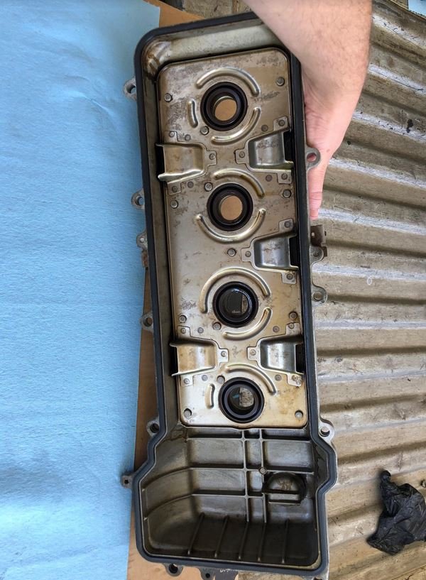 valve cover.jpg