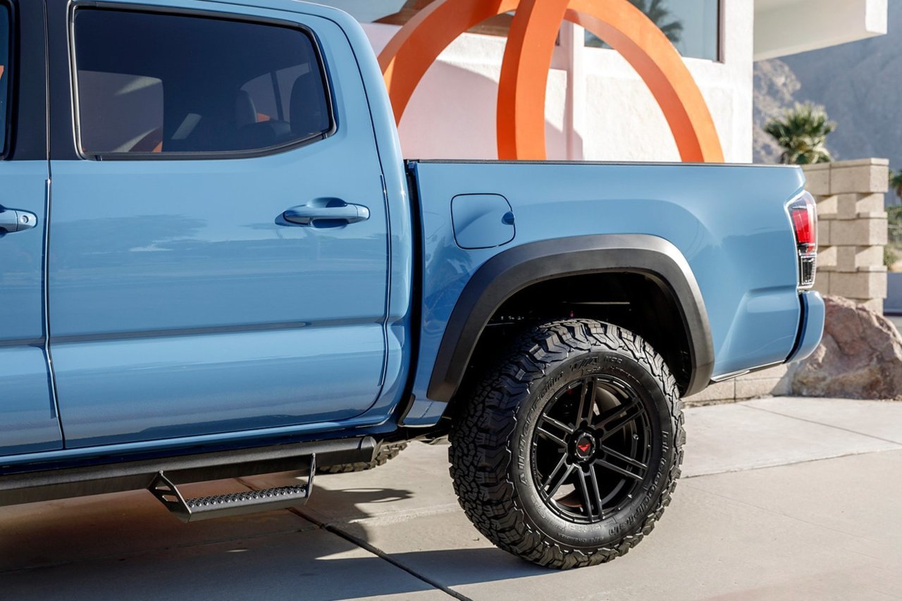 venom-rex-vr-602-coal-black-toyota-tacoma-6.jpg