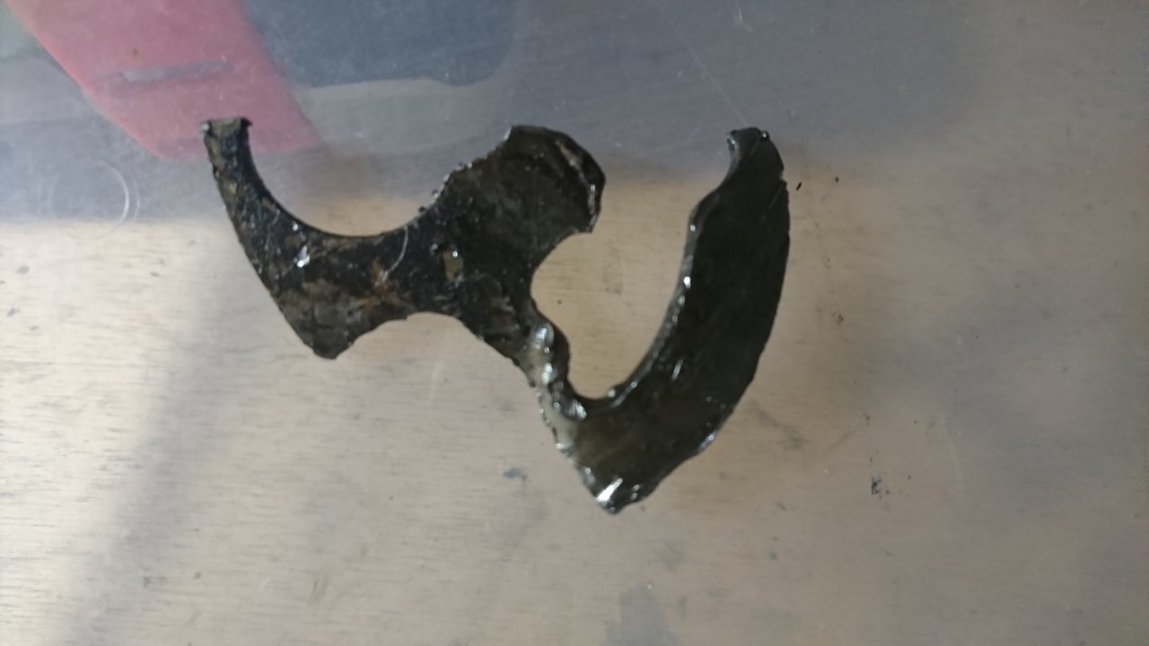 VVT-phaser-broken-piece.jpg