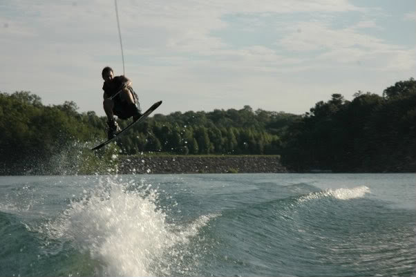 Wakeboard_3a93ce4fa2ce1f881fea191c95f1e46ef611d422.jpg