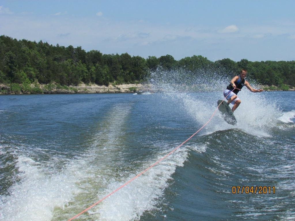 wakeboarding_zps143ec3ed_07bea0285e48a181d0e8e444d45db17e4340c7dc.jpg