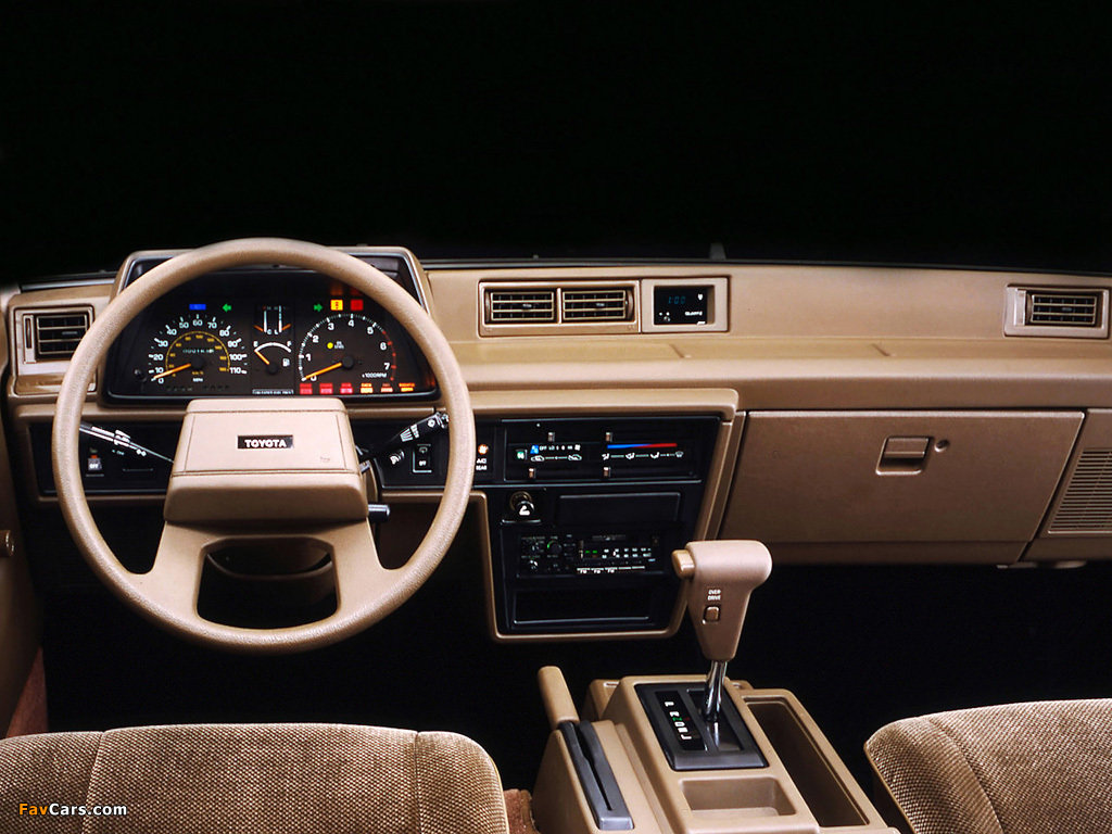 wallpapers_toyota_van_1984_1.jpg