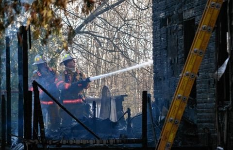 warners-fire-6jpg-56fd08ef53f3c406.jpg