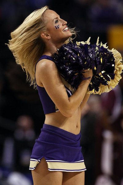 Washington_Husky_Cheerleader-lookin-good.jpg