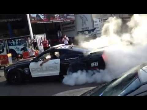 watch-how-this-mustang-cop-car-did-an-epic-burnout3.jpg