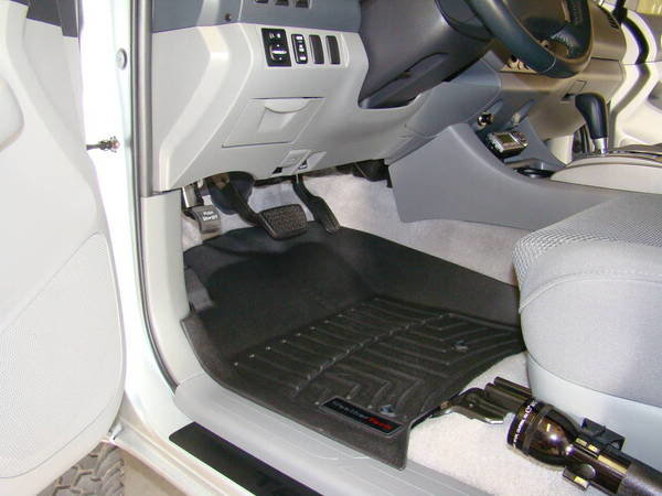 Weathertech_4cca6d518bbc6e6ec7c62d0b699772ad3fb18e83.jpg