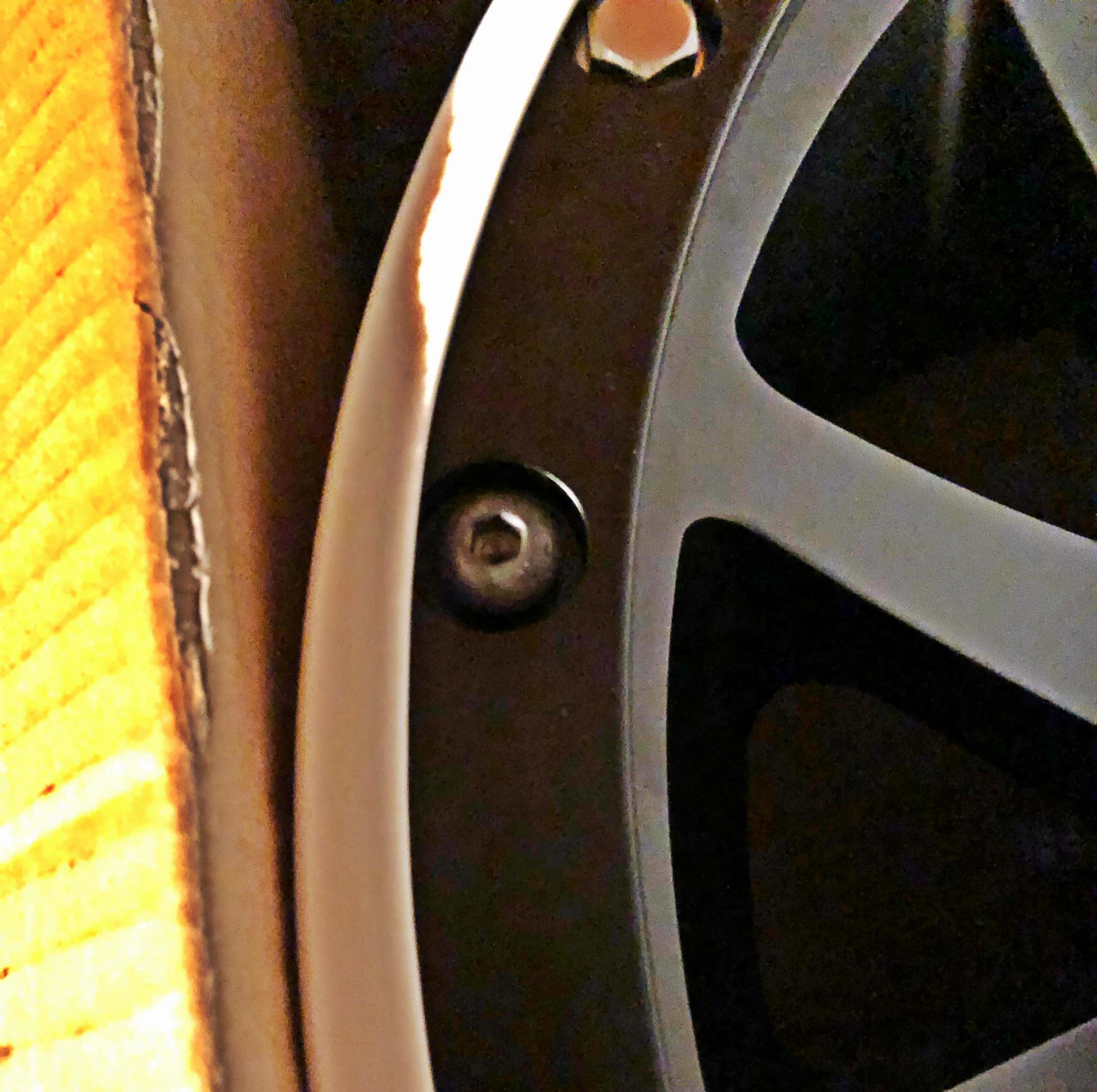 wheel bolt.jpg