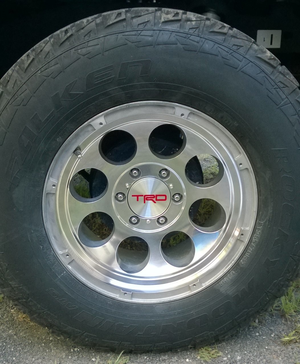 wheel w centercap.jpg