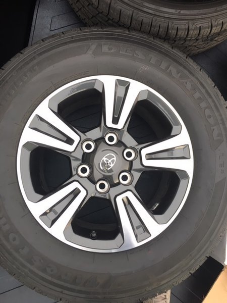 WHEELSTIRES1.jpg