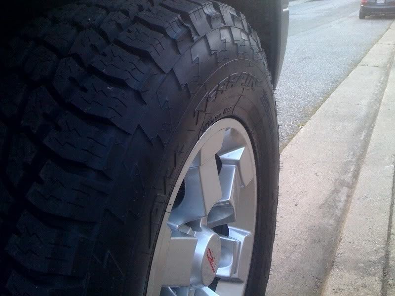 wheeltiresidecloseup_f4376da068357aaf42fc35bfa251fff62f3a1e5c.jpg