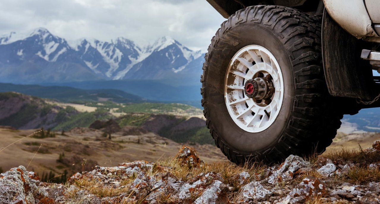 white wheels.jpg
