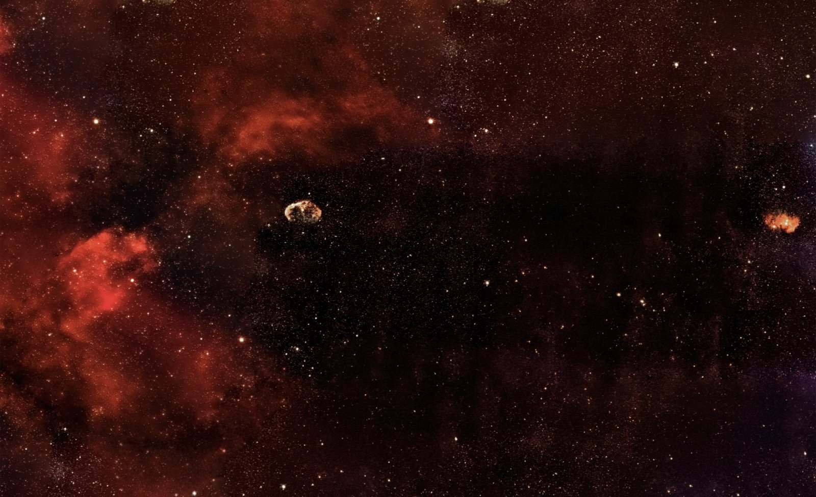 Widefield of Crescent and Tulip Nebulae-1.jpg