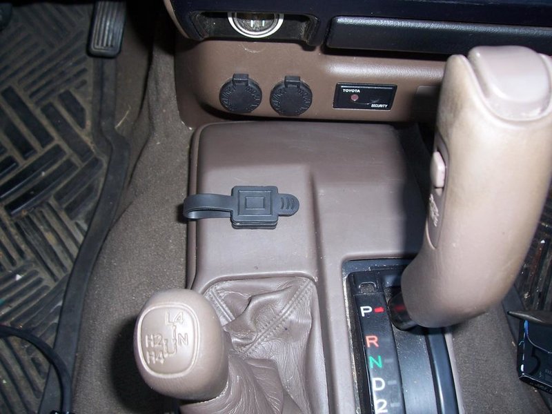 Winch control plug 2.jpg