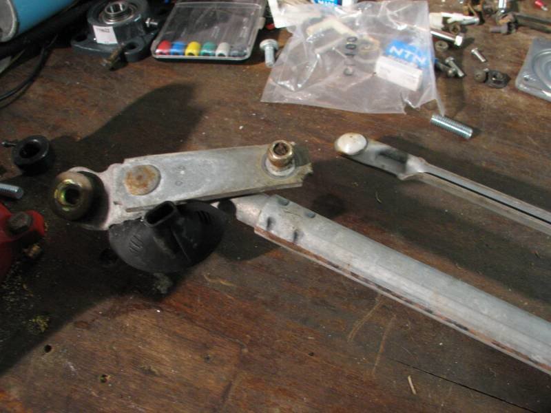 wiper2_05cd91835a02f7835dbb3f45898427d66e478197.jpg