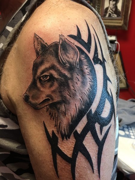 Wolf Tattoo 3.jpg