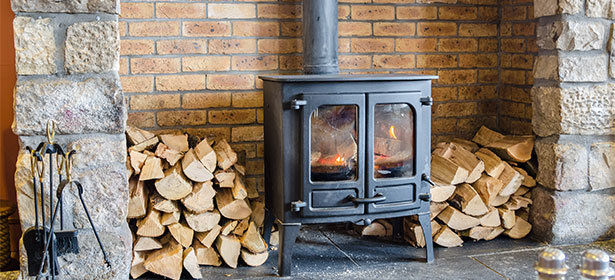 wood-burner-in-brick-fireplace-451108.jpg