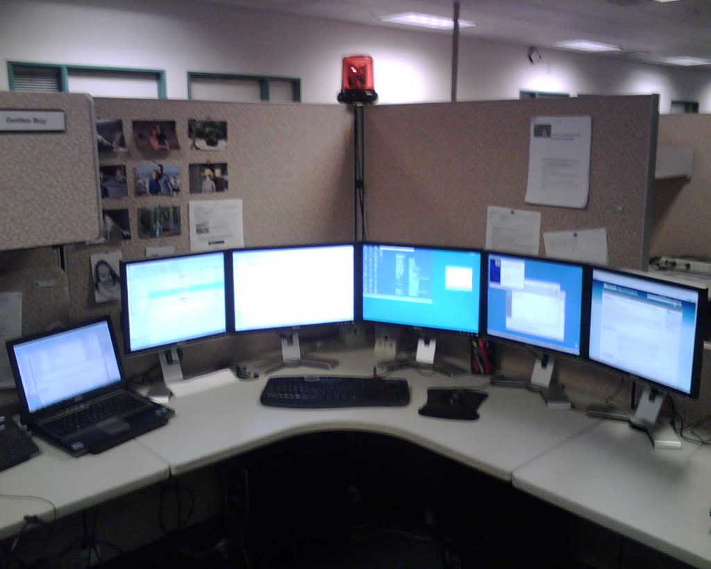 Work_98ca938af636e3b1423f5b8a485214f4e17d7579.jpg