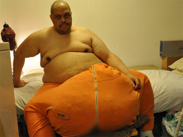 WPTV-Wesley-Warren-132lb-scrotum_20130820133628_640_480.jpg