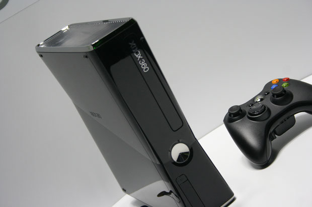 xbox-360-new-design-shiny-black.jpg