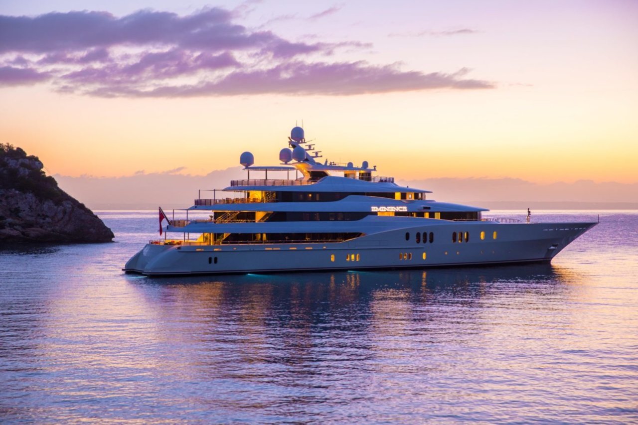 yacht.jpg