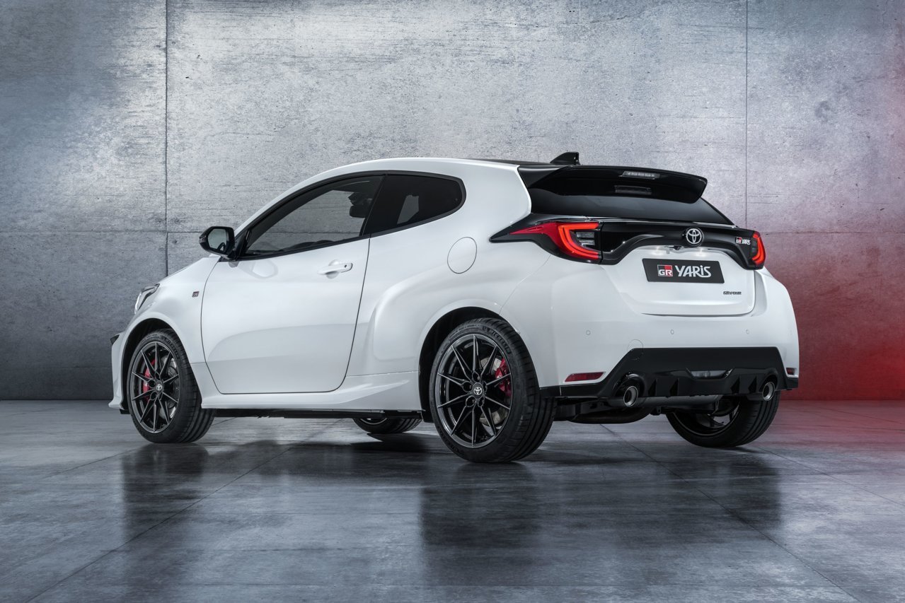yaris-gr-010-1578671200.jpg